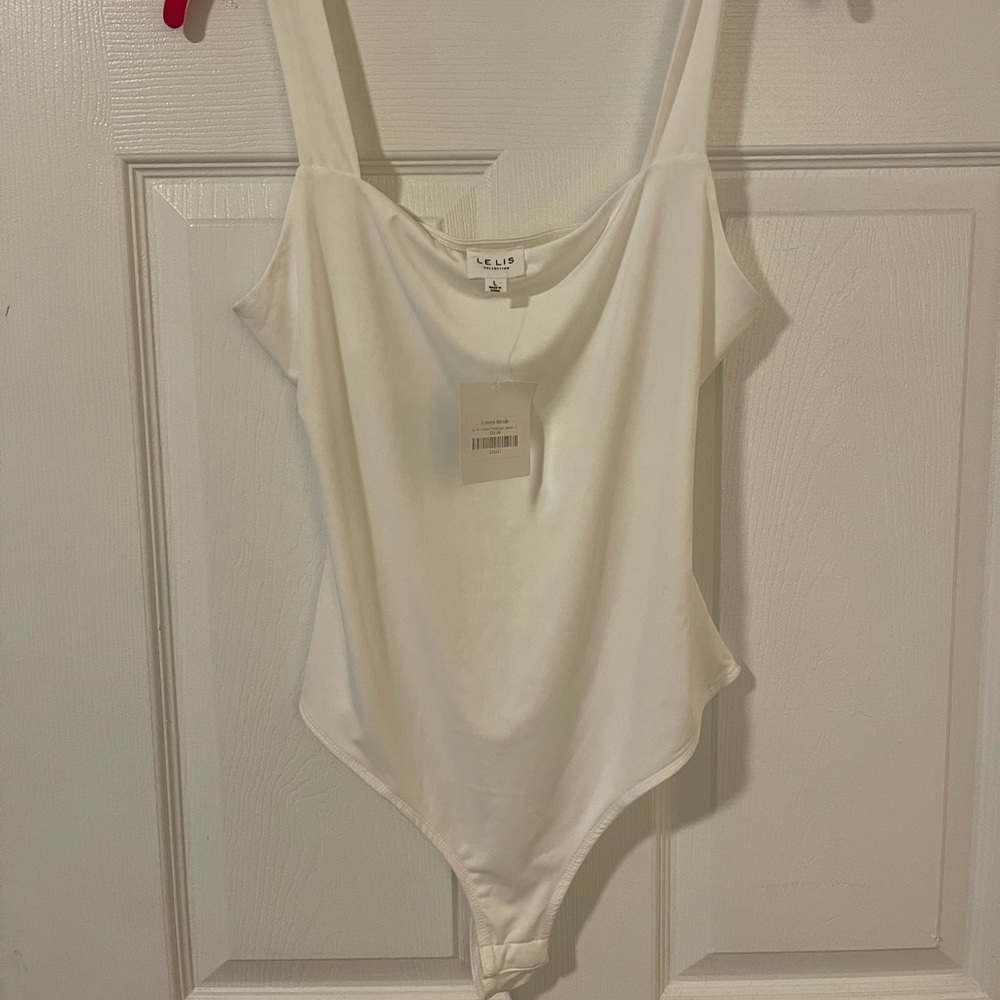 Le Lis open back white bodysuit
